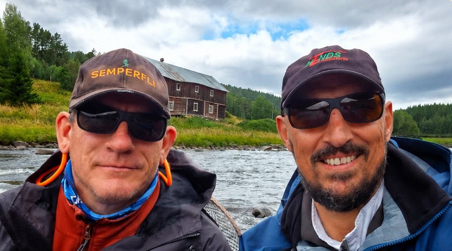 Olivier Ruisseau et Stéphane Perick au bord de l’eau